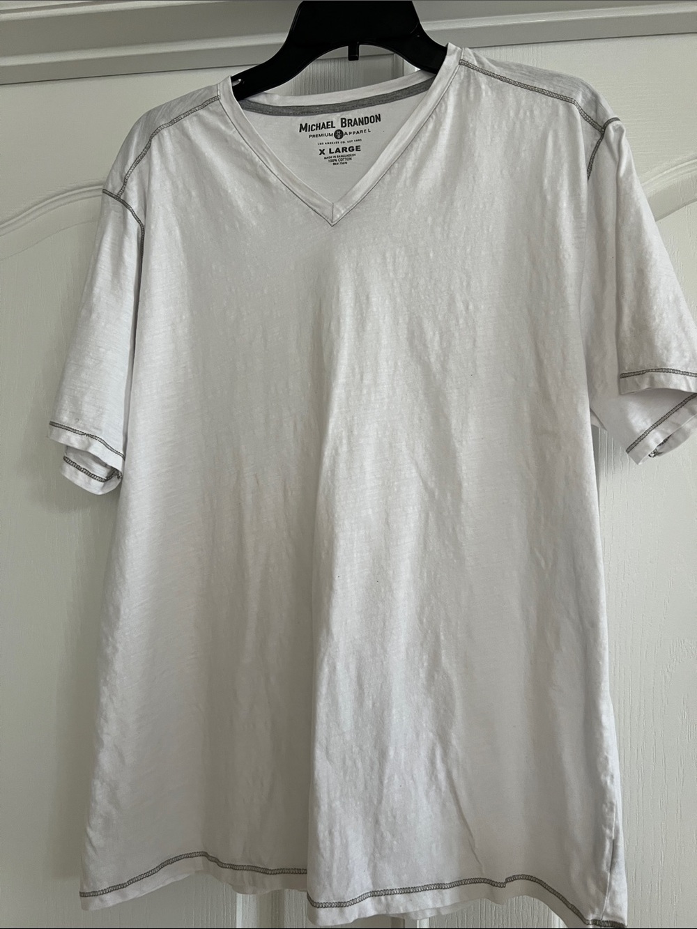 Michael Brandon White Short Sleeve V‑Neck T-Shirt